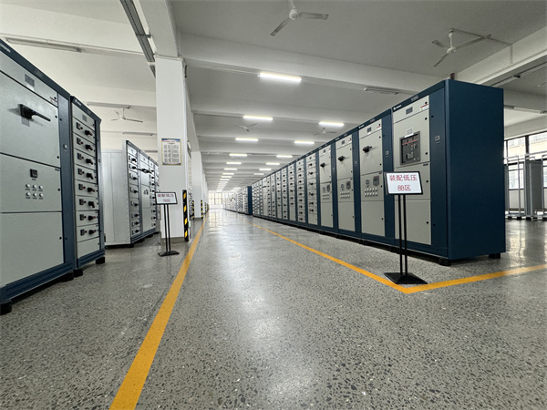 GCS 低压间隔柜.JPG